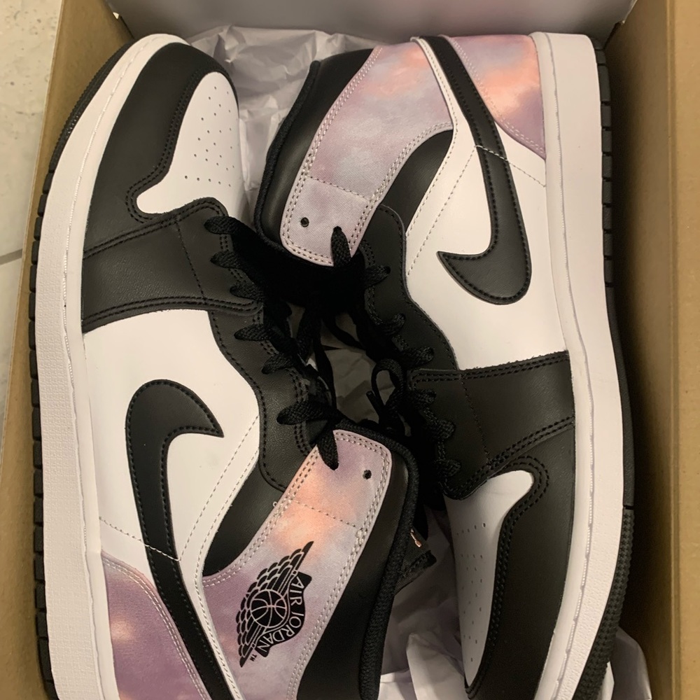 NEW SHOES WITH BOX